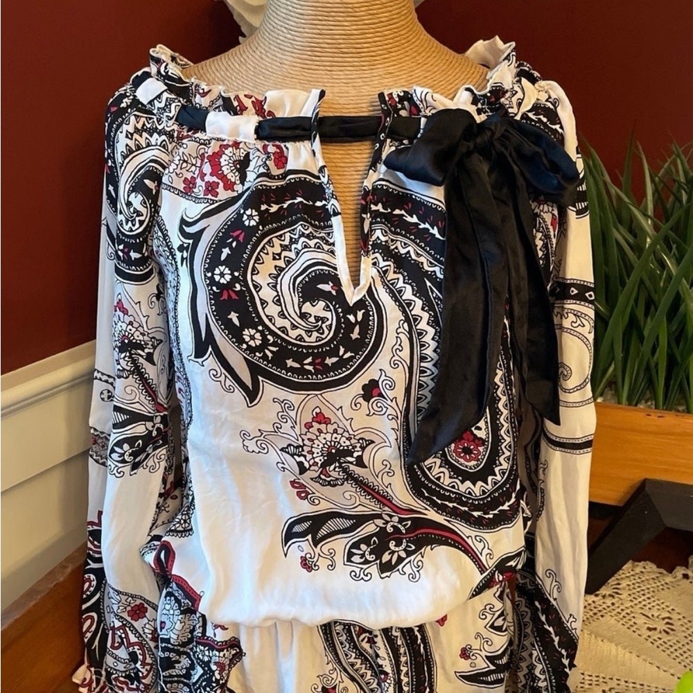 White House Black Market Blouse
